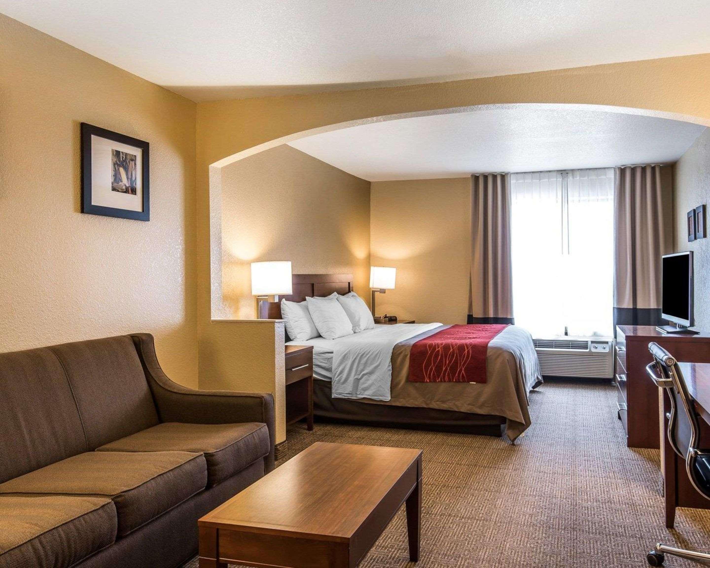 Quality Inn & Suites Bethany Exteriör bild
