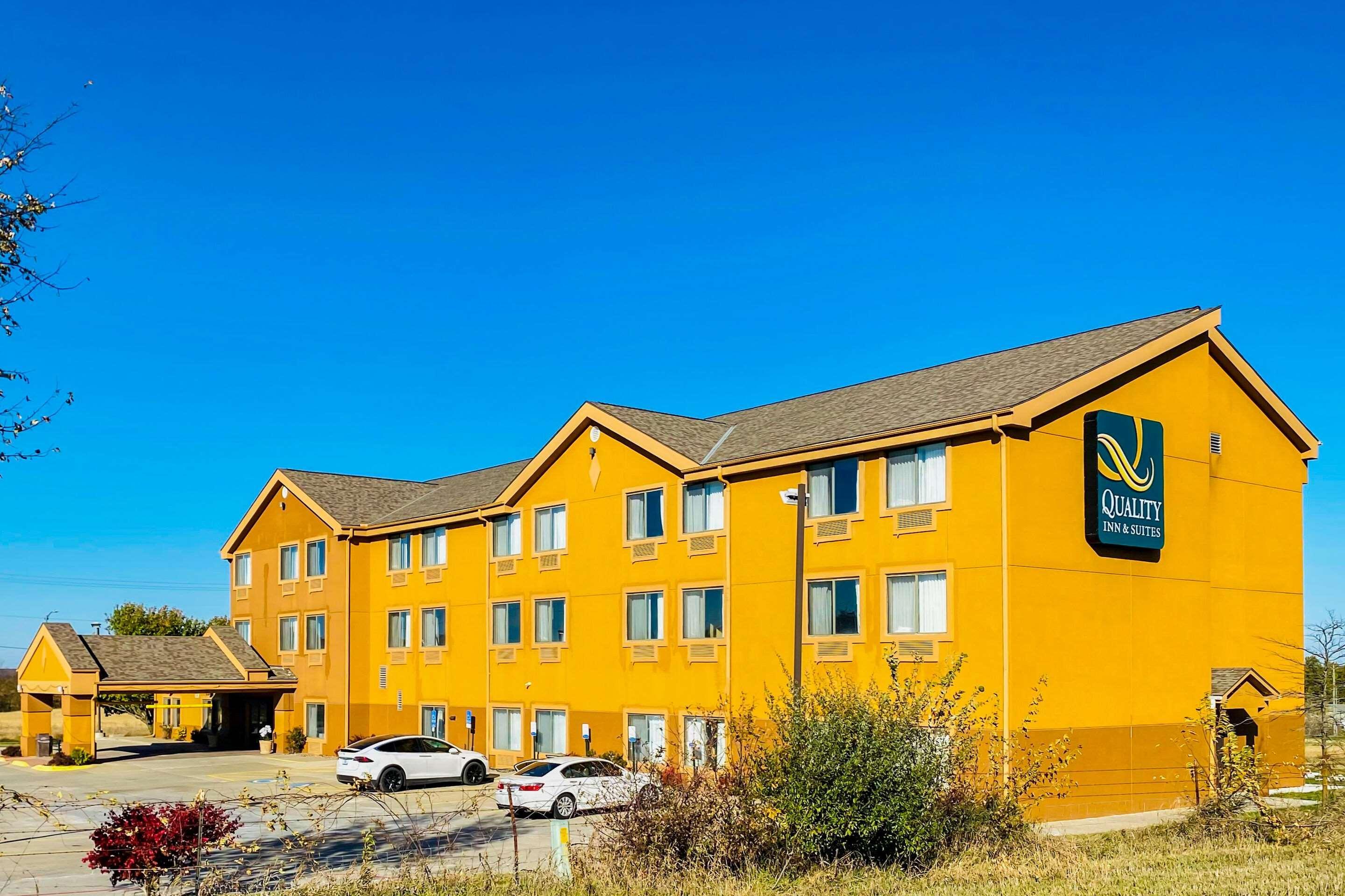 Quality Inn & Suites Bethany Exteriör bild