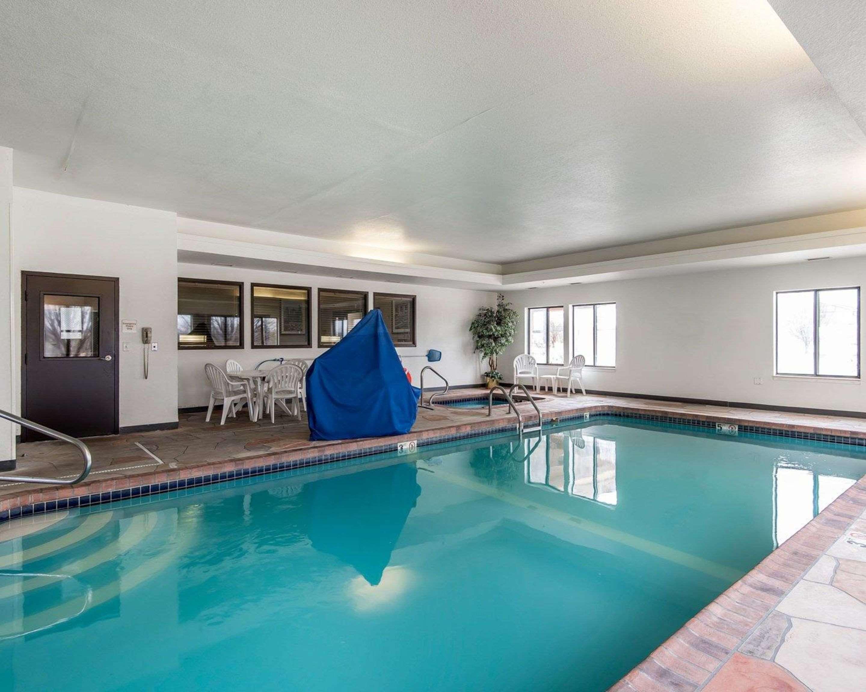 Quality Inn & Suites Bethany Exteriör bild