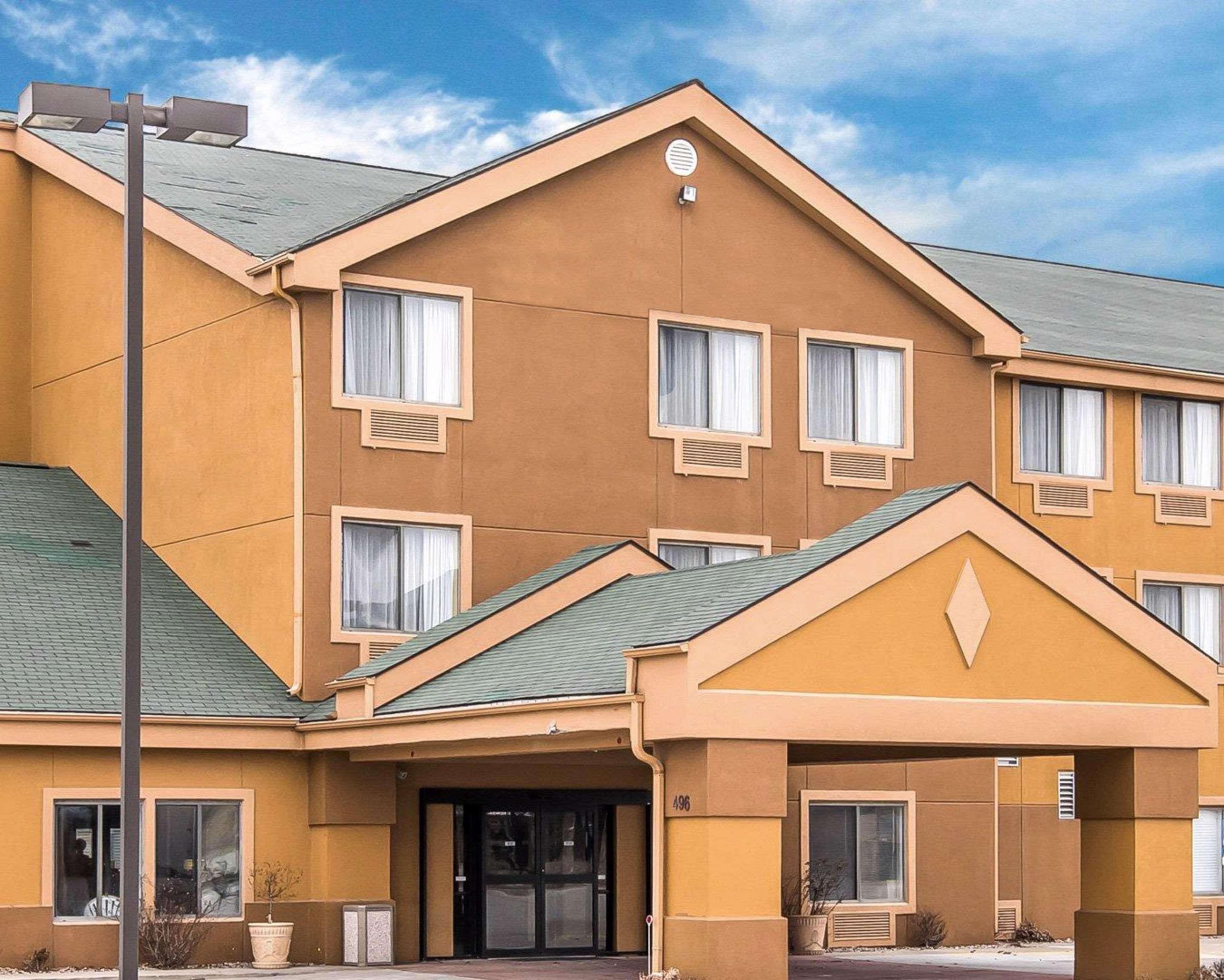 Quality Inn & Suites Bethany Exteriör bild