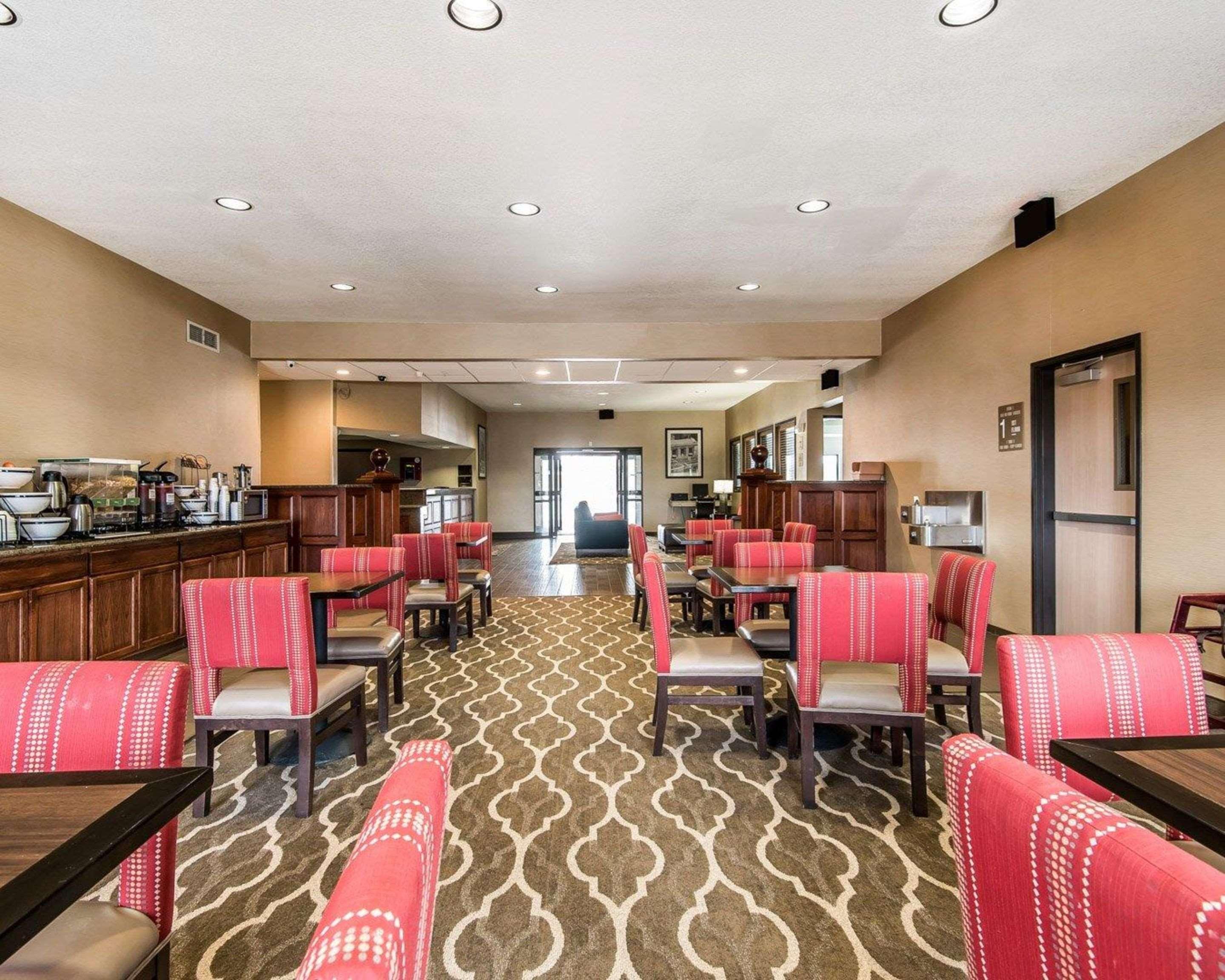 Quality Inn & Suites Bethany Exteriör bild