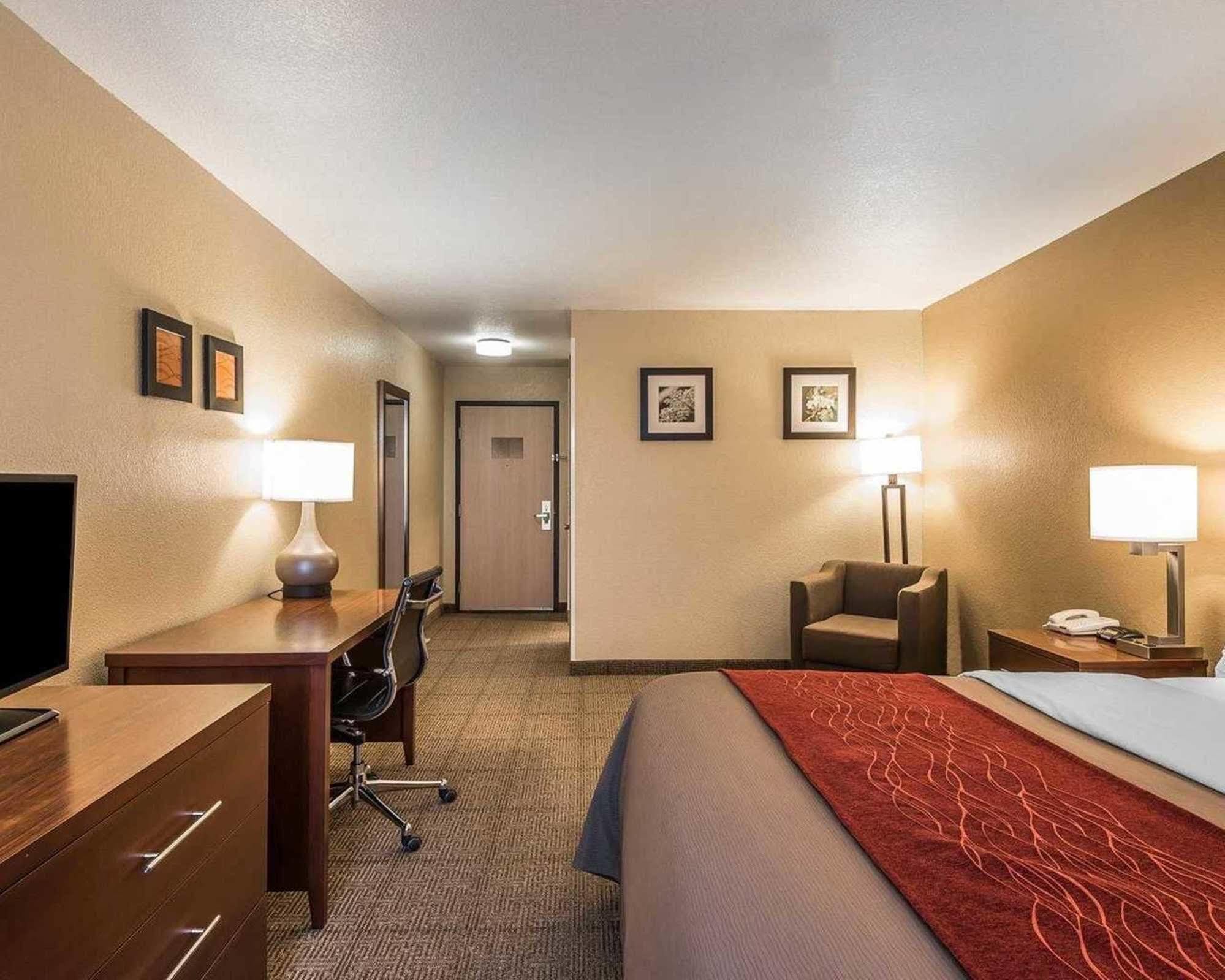 Quality Inn & Suites Bethany Exteriör bild