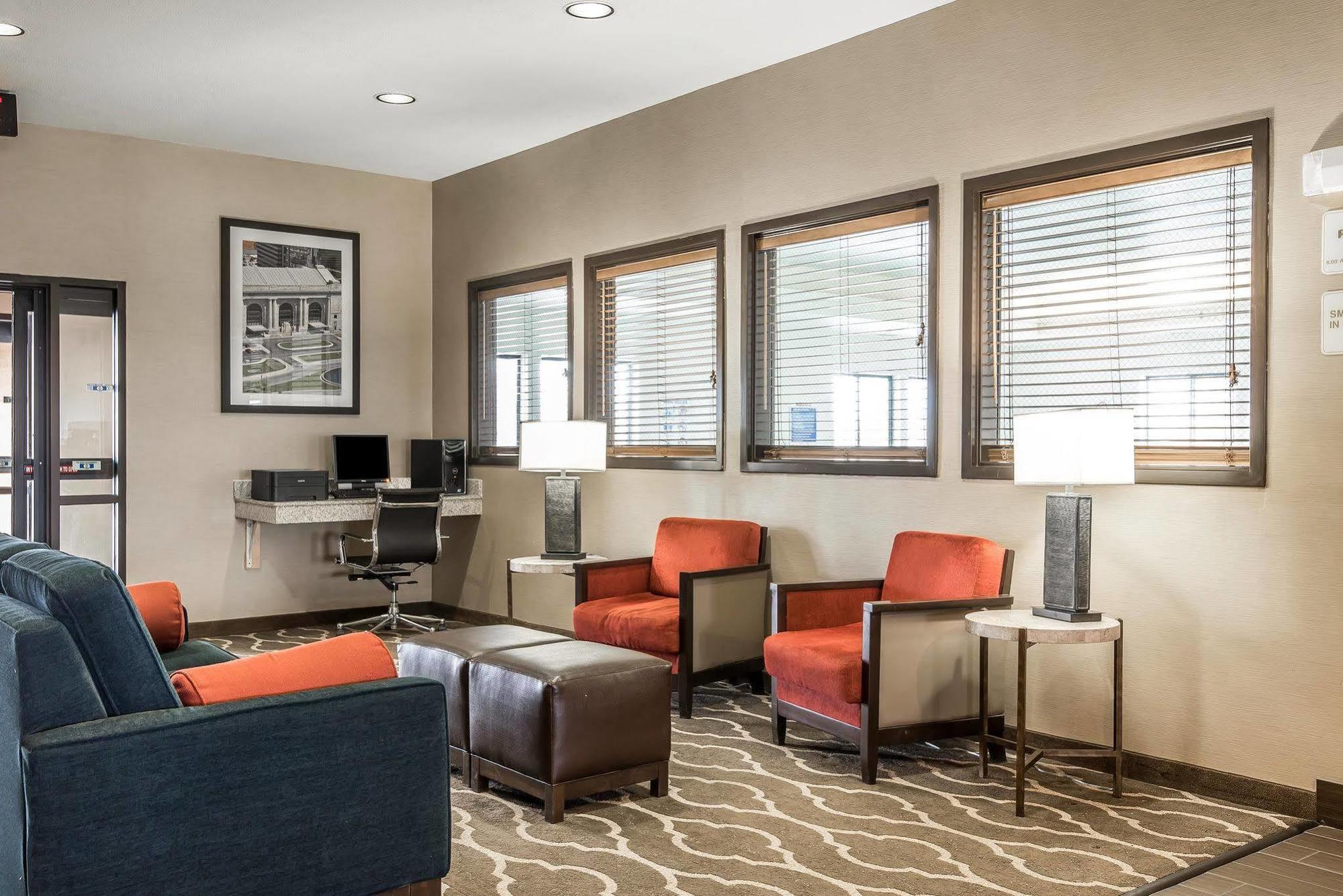 Quality Inn & Suites Bethany Exteriör bild