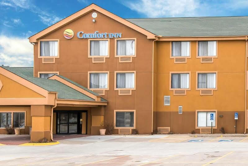 Quality Inn & Suites Bethany Exteriör bild